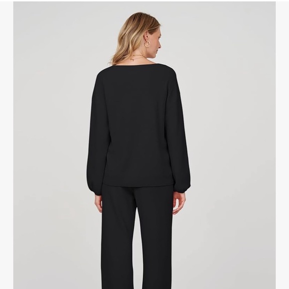 Black Wide Leg Pants and V Neck Top Set - Picture 3 of 4